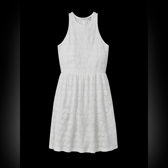 🌸 White Floral Embroidered Dress - Picture 2 of 7